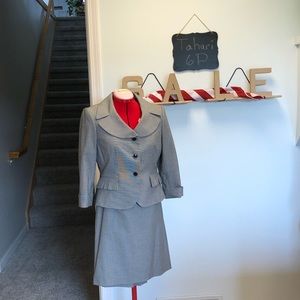 Tahari Lined Gray & White Check Suit 6P